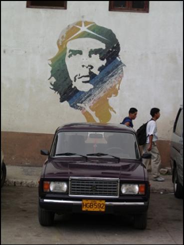 005-Cuba-Havana-Che-&-Lada_rg.jpg